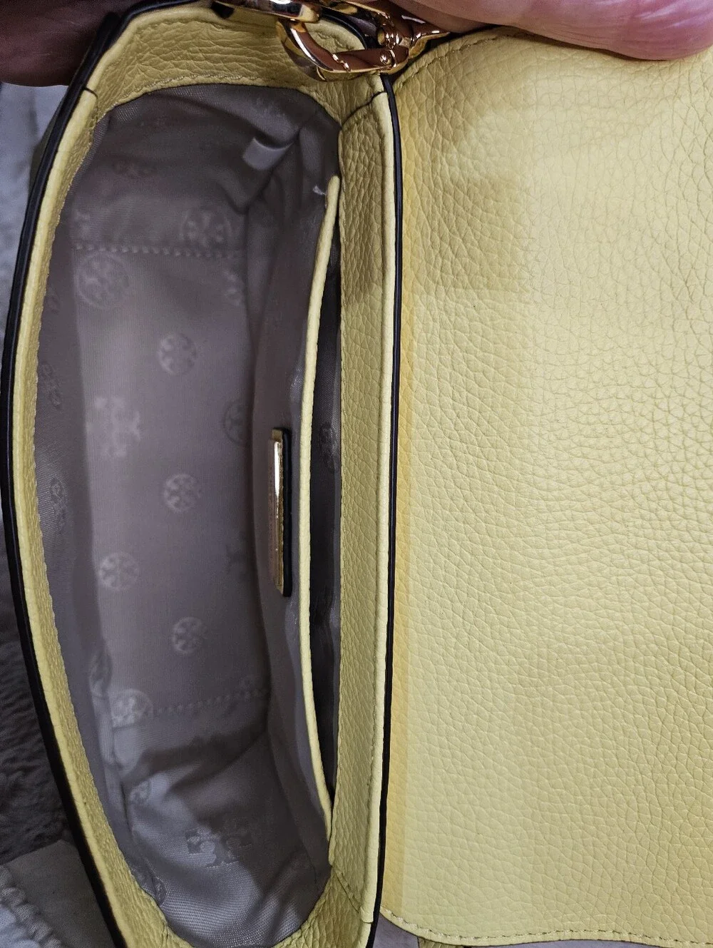 2020 Tory Burch Thea Flap Crossbody With Tassels And Dustbag